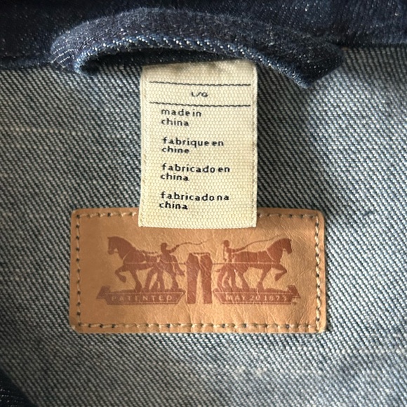Women’s Levi’s Classic Denim Jacket Dark Wash L - Picture 8 of 8